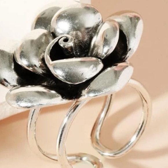 Jewelry - 3/$25 Silver Flower Cuff Ring